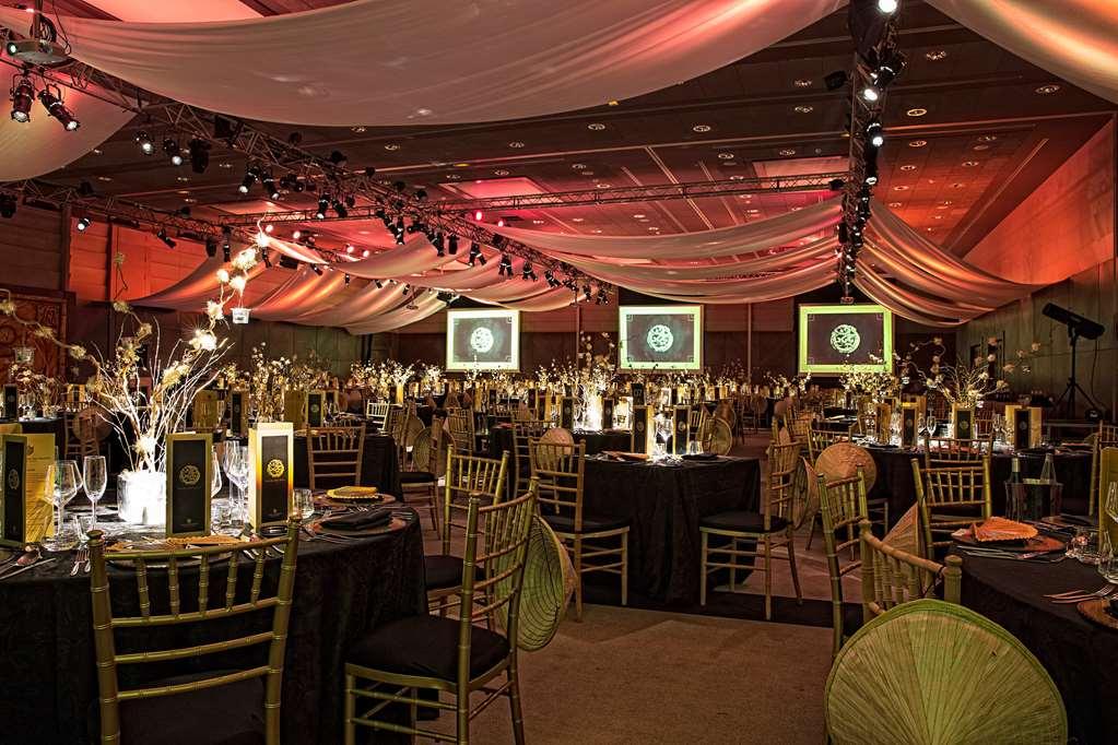 פינסטראט Asia Gardens Hotel & Thai Spa, A Royal Hideaway Hotel מתקנים תמונה The 2008 Nobel Prize Awards Ceremony