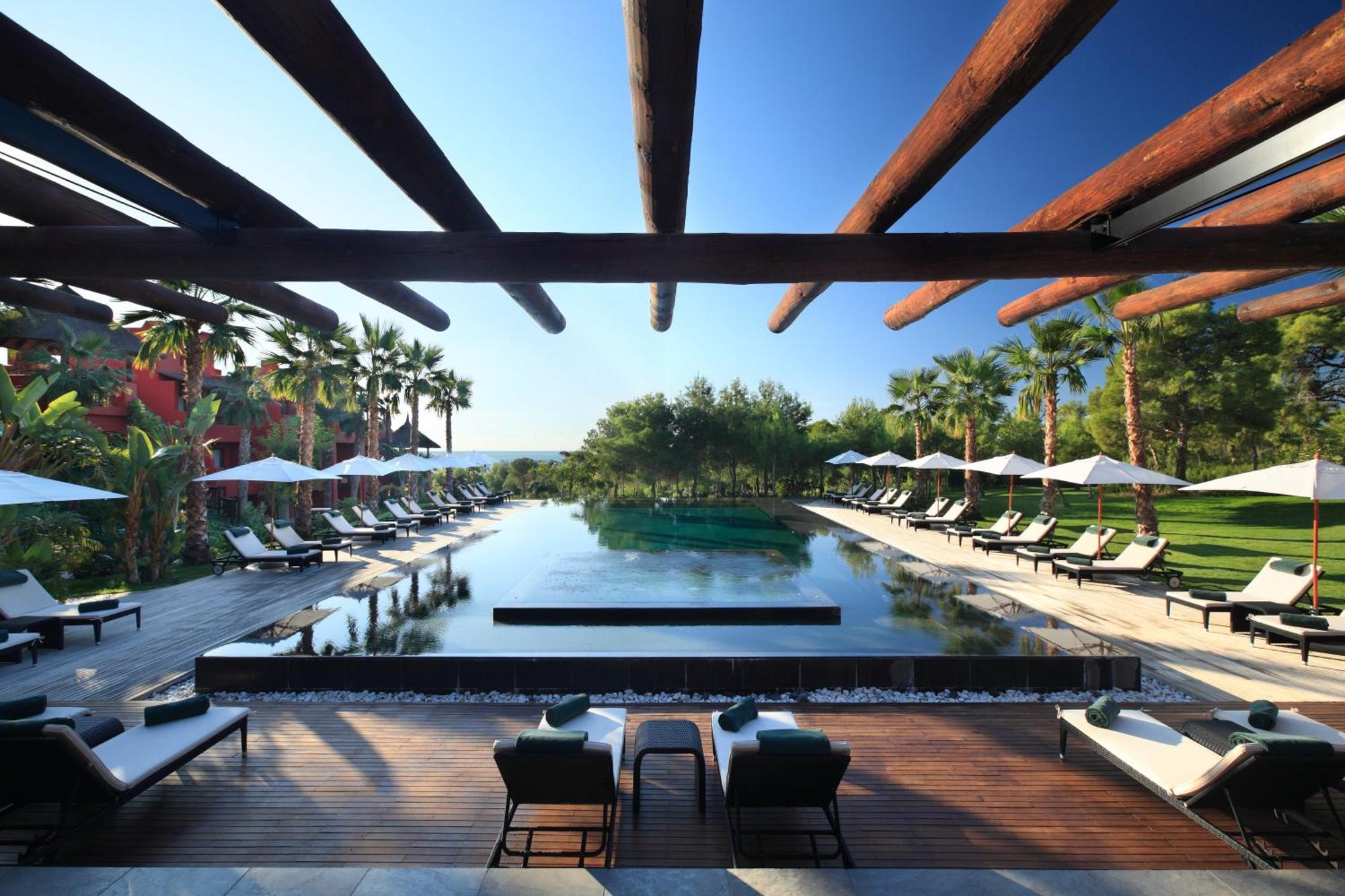 פינסטראט Asia Gardens Hotel & Thai Spa, A Royal Hideaway Hotel מראה חיצוני תמונה The pool at the Mandarin Oriental, Bodrum