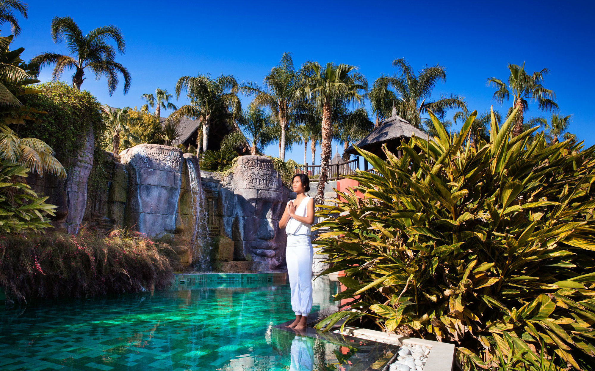 פינסטראט Asia Gardens Hotel & Thai Spa, A Royal Hideaway Hotel מתקנים תמונה The Lagoon