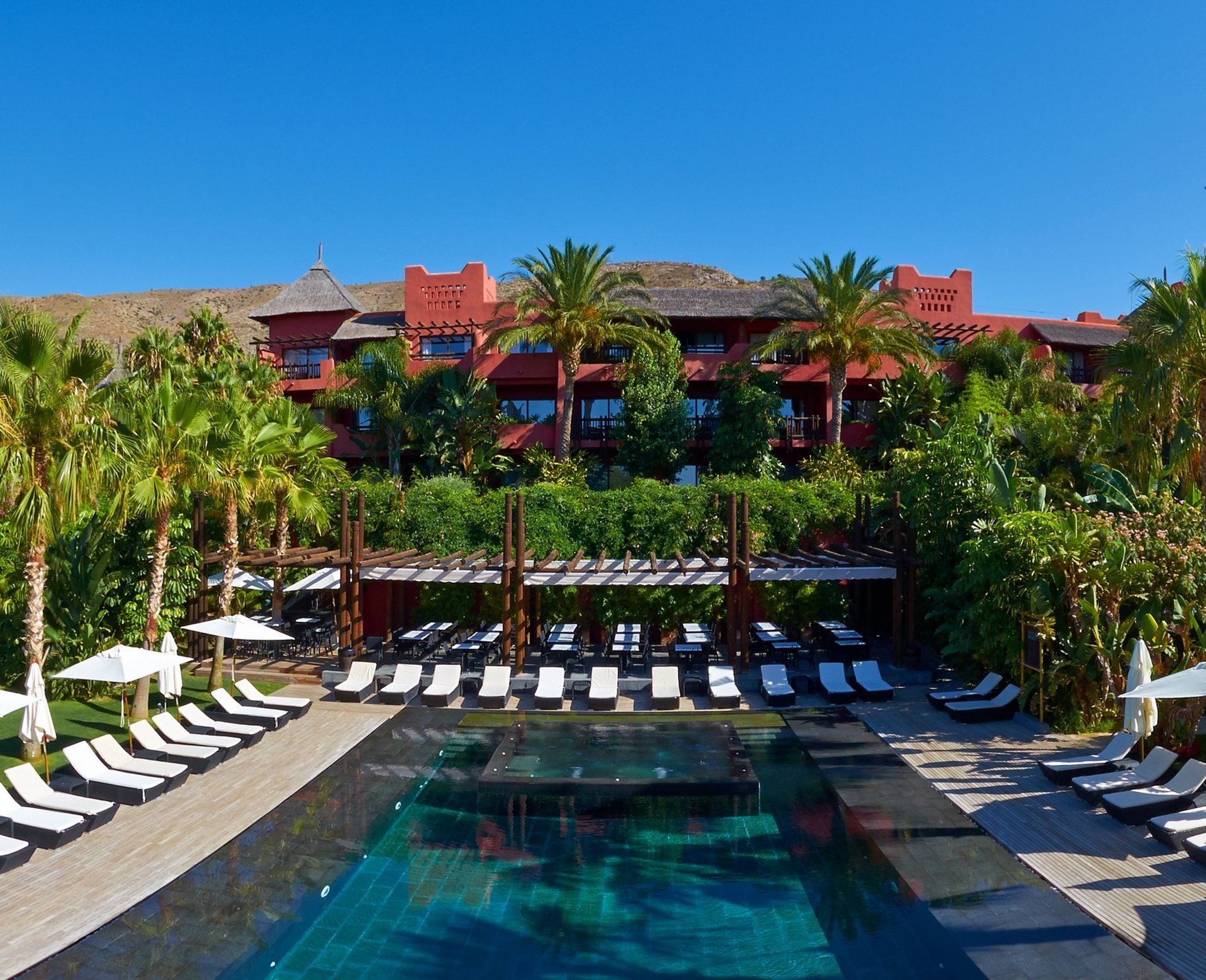פינסטראט Asia Gardens Hotel & Thai Spa, A Royal Hideaway Hotel מראה חיצוני תמונה The swimming pool at the hotel