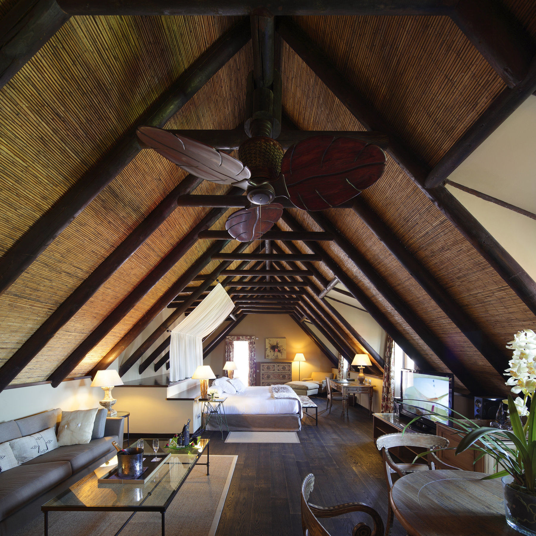 פינסטראט Asia Gardens Hotel & Thai Spa, A Royal Hideaway Hotel מראה חיצוני תמונה Interior of a bungalow