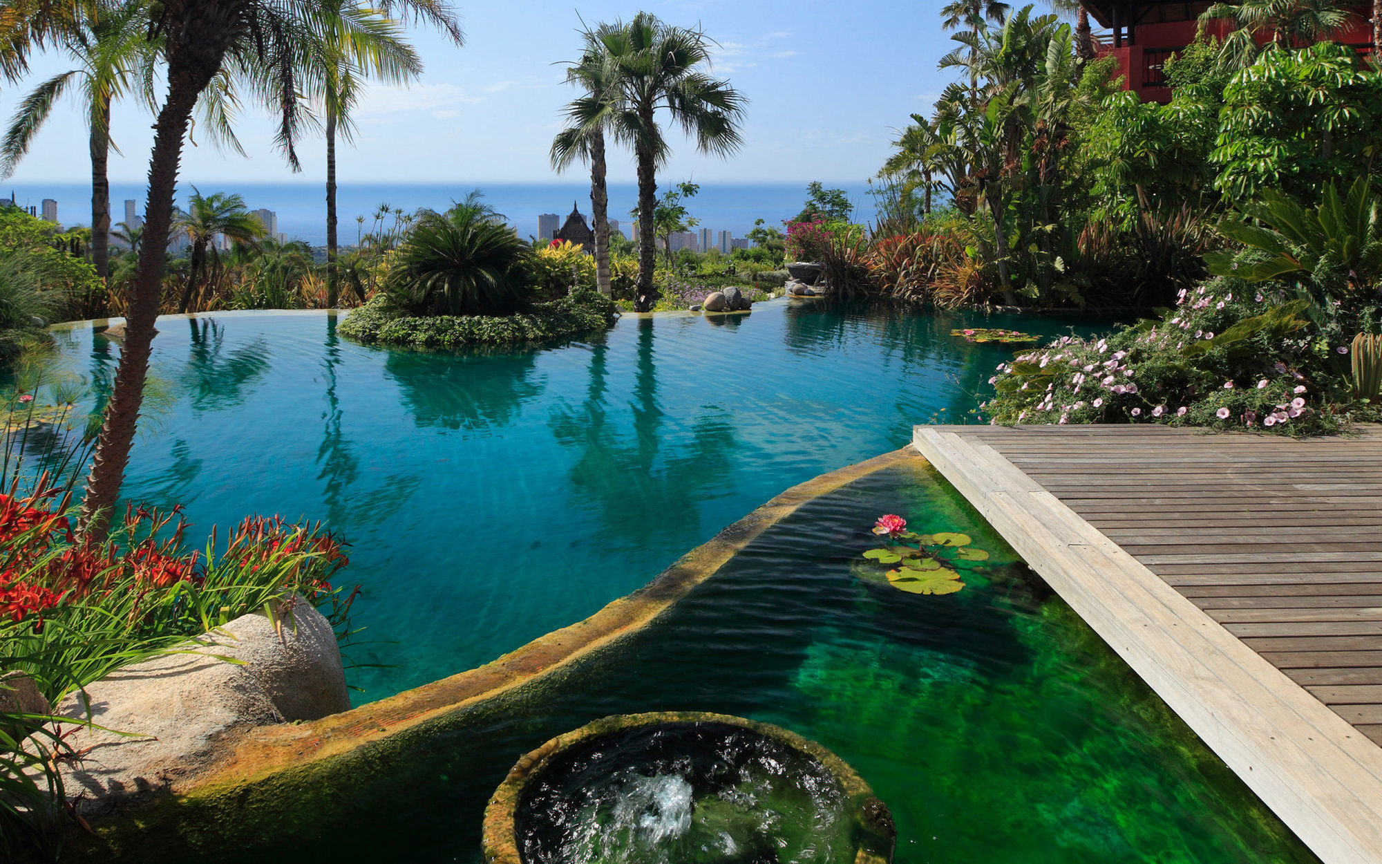 פינסטראט Asia Gardens Hotel & Thai Spa, A Royal Hideaway Hotel מראה חיצוני תמונה The pool at the Four Seasons Hotel