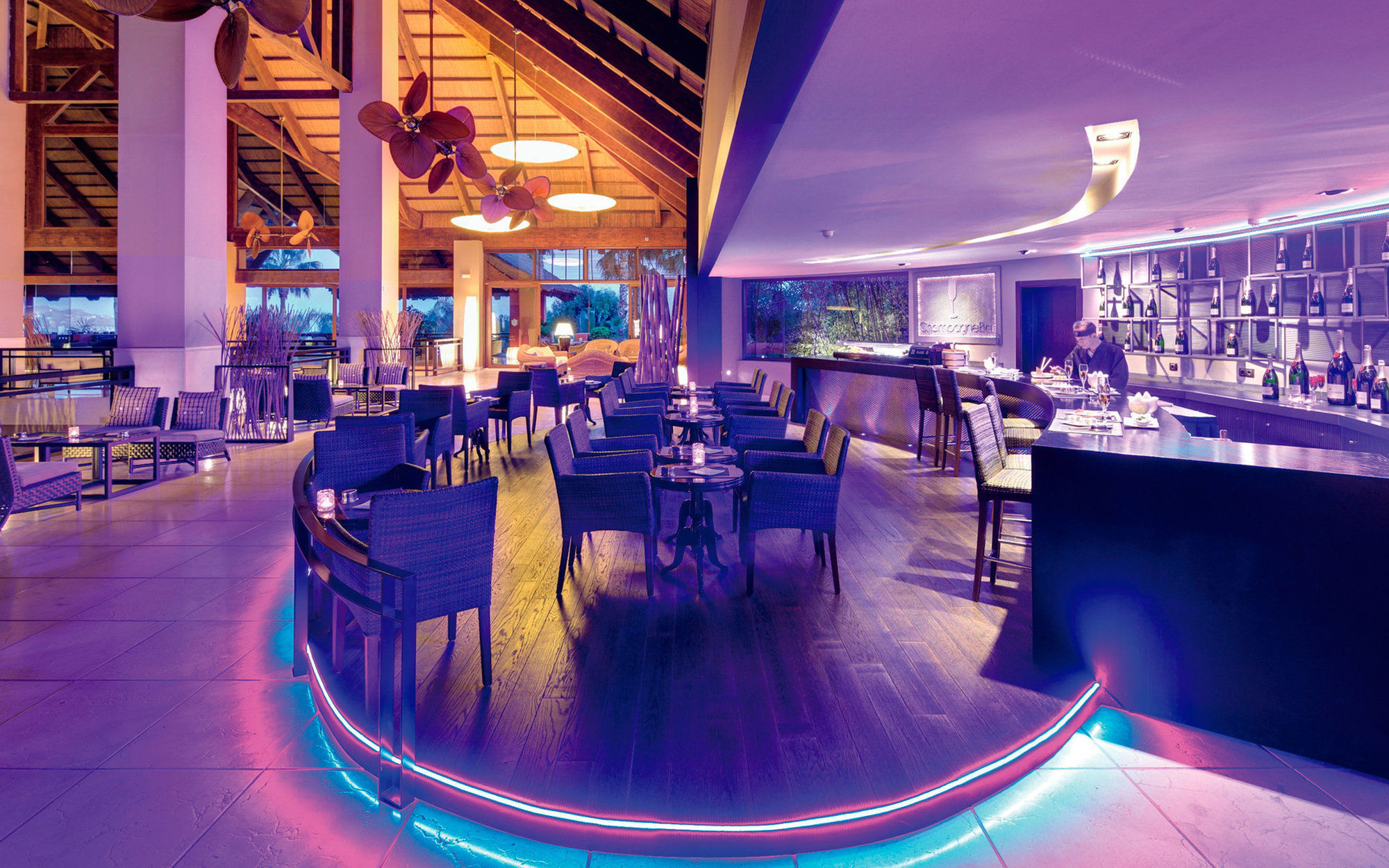פינסטראט Asia Gardens Hotel & Thai Spa, A Royal Hideaway Hotel מסעדה תמונה The restaurant