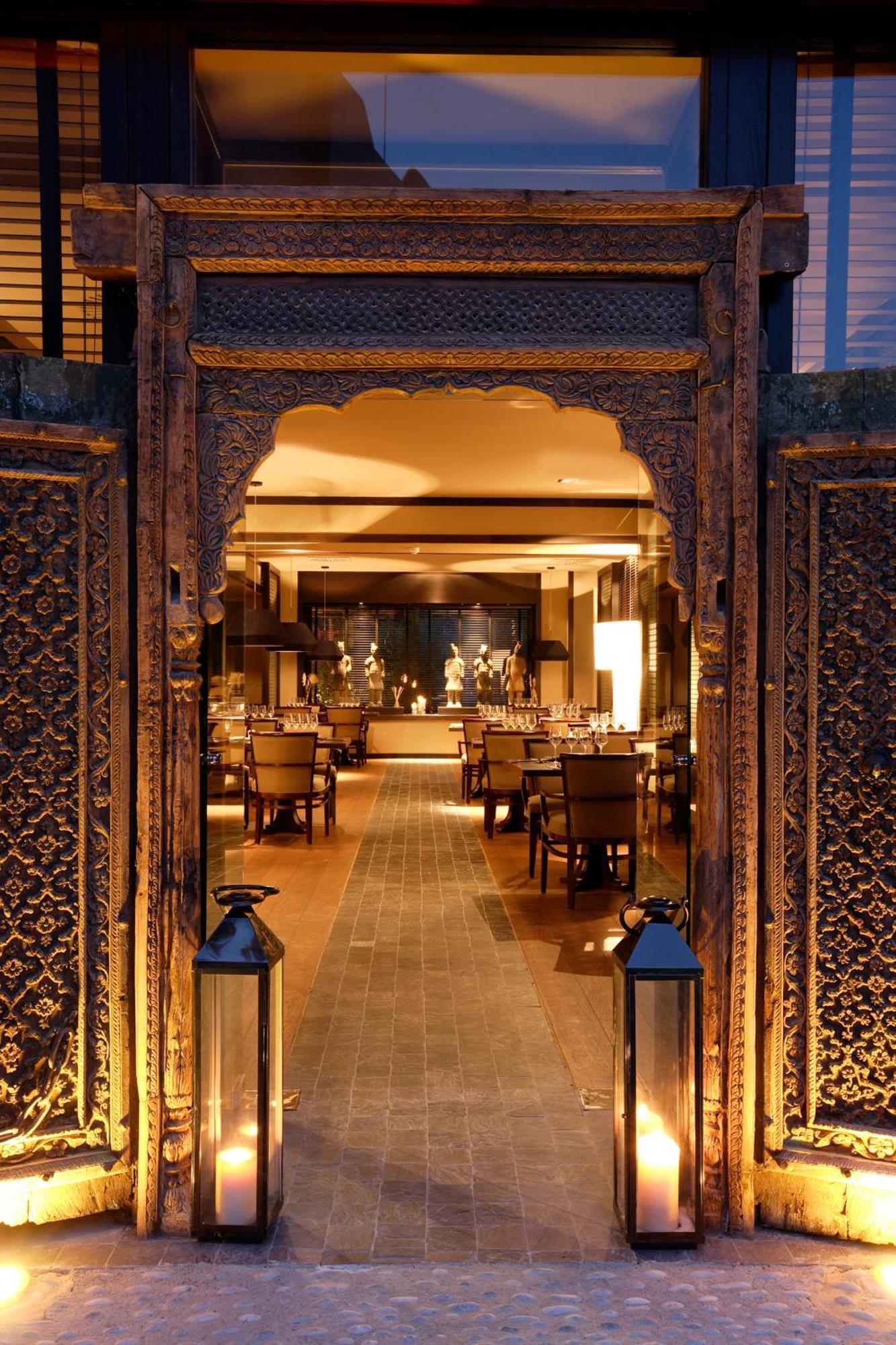 פינסטראט Asia Gardens Hotel & Thai Spa, A Royal Hideaway Hotel מראה חיצוני תמונה The restaurant at the Taj Mahal Palace