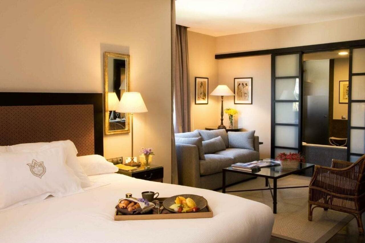 פינסטראט Asia Gardens Hotel & Thai Spa, A Royal Hideaway Hotel מראה חיצוני תמונה A suite at the Mandarin Oriental, Barcelona